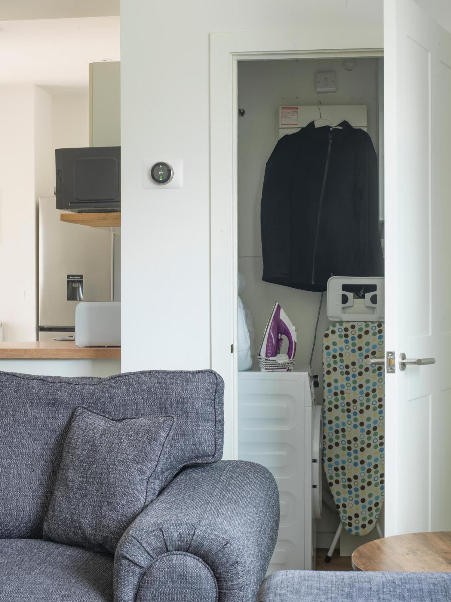 Stunning Modern Apartment In The Cotswolds Chalford ภายนอก รูปภาพ