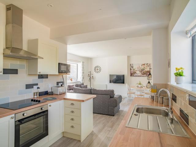 Stunning Modern Apartment In The Cotswolds Chalford ภายนอก รูปภาพ